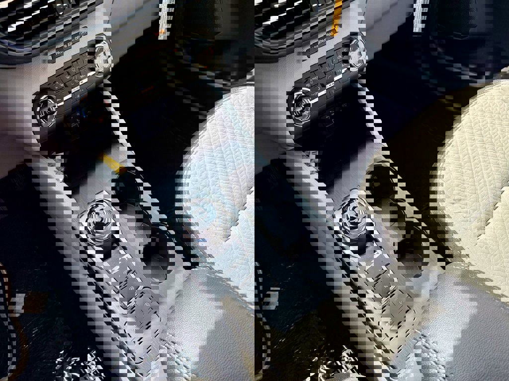 New 2025 Ford Escape Active image 19