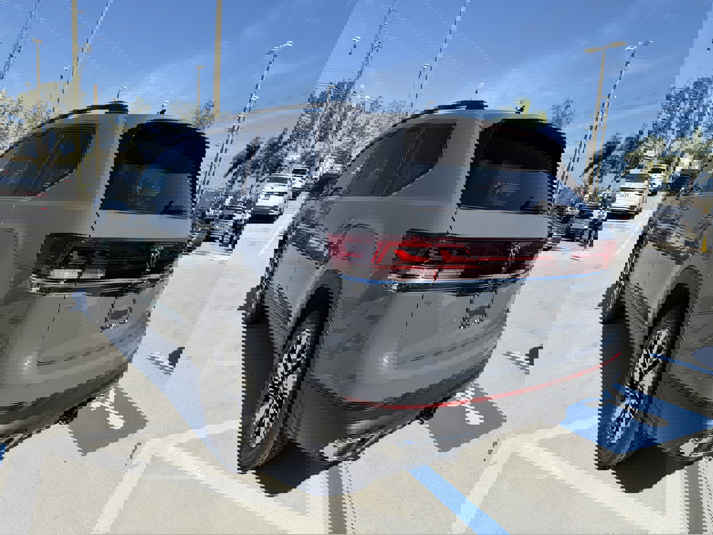 New 2026 Volkswagen Atlas SE image 5