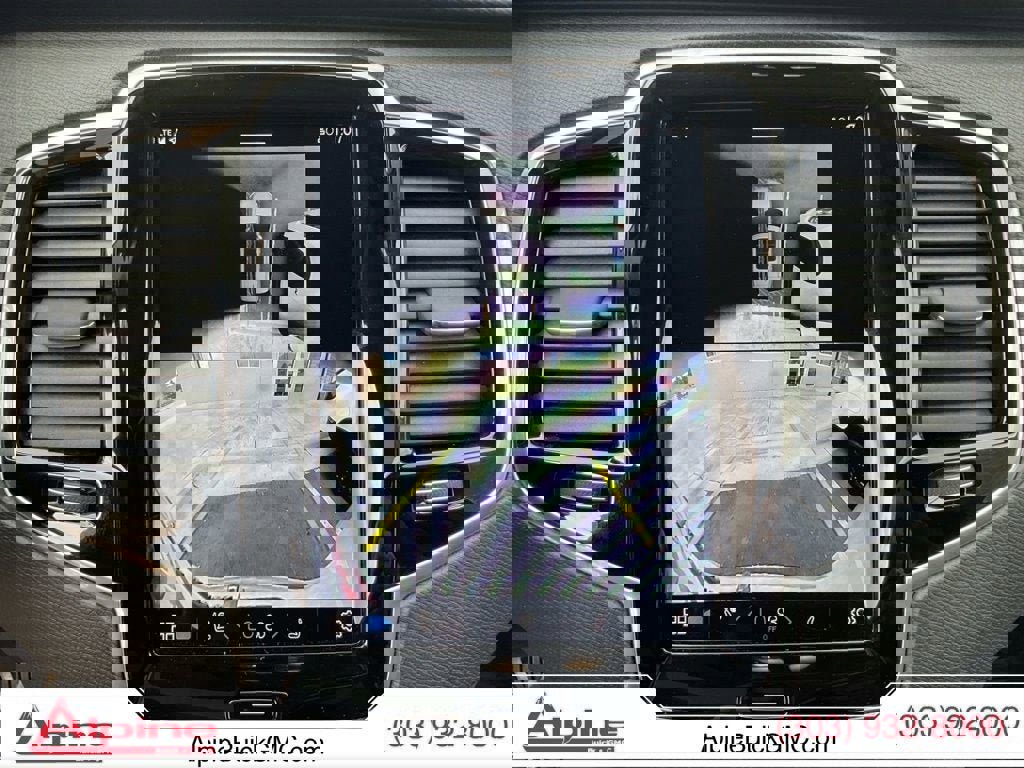 Used 2024 Volvo XC90 B5 Plus image 16