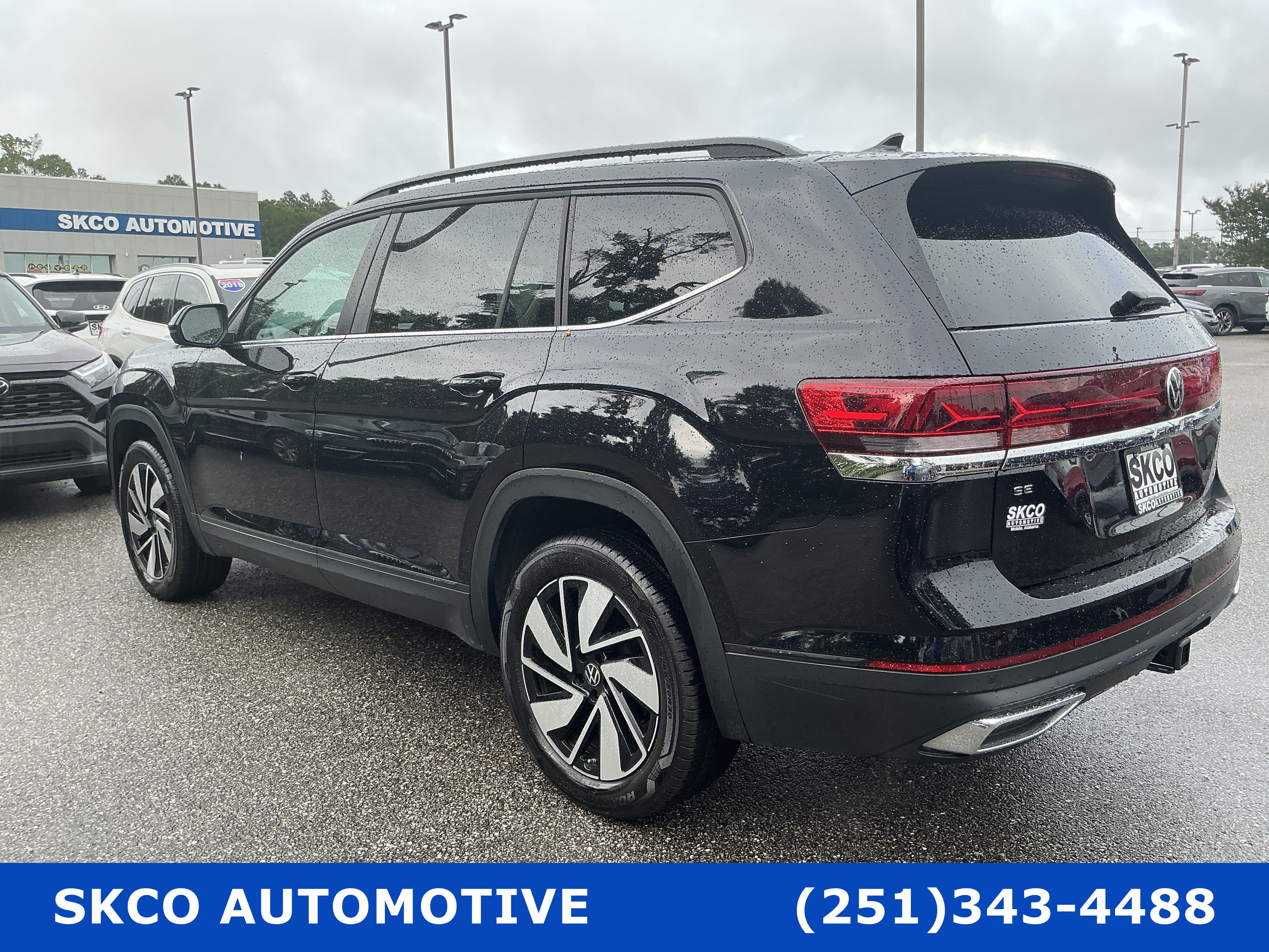 Used 2025 Volkswagen Atlas SE FWD image 3