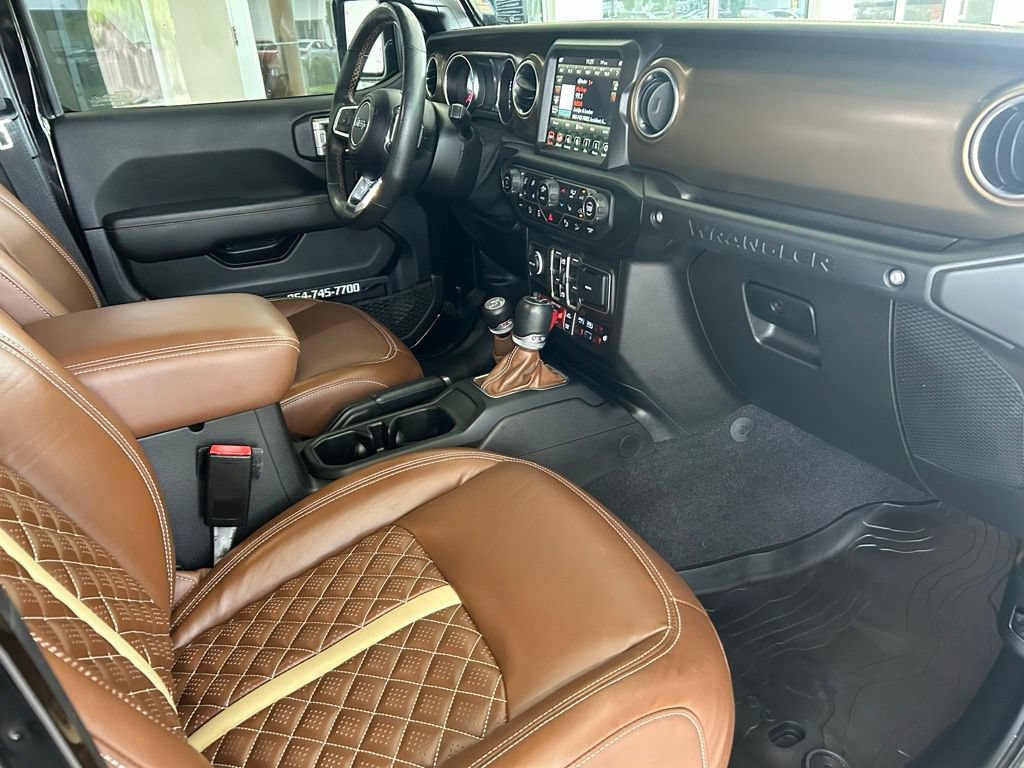 Used 2021 Jeep Wrangler Unlimited Rubicon AWD/4WD image 32