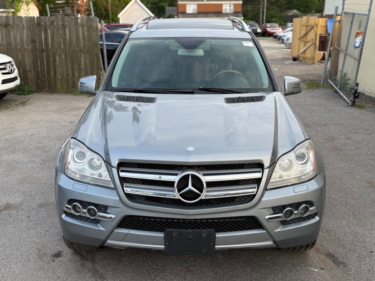 Used 2011 Mercedes-Benz GL 450 4MATIC image 2