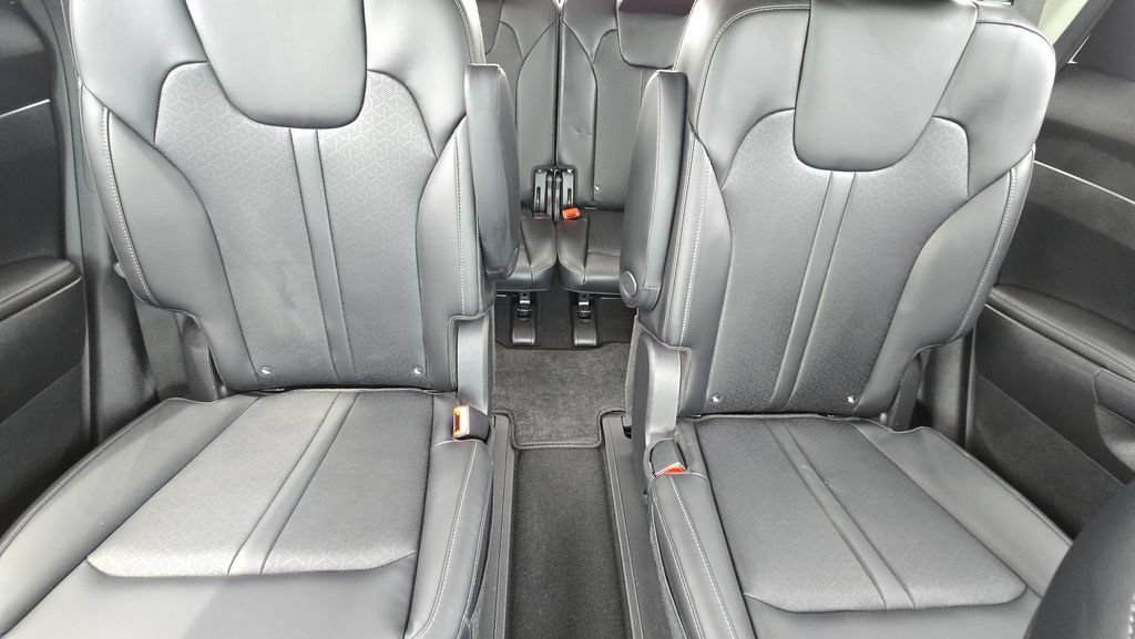 Used 2022 Kia Sorento S FWD image 23