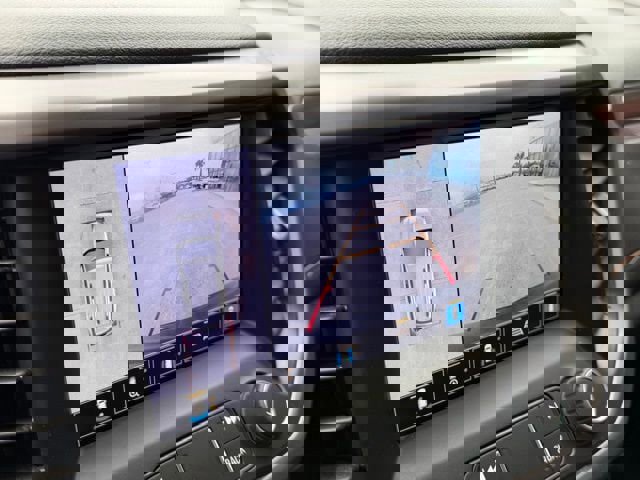 Used 2023 GMC Acadia AT4 w/ Technology Package image 17