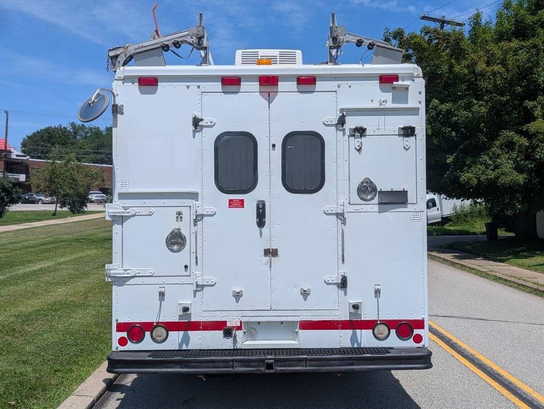 Used 2008 Chevrolet Express 3500 image 7