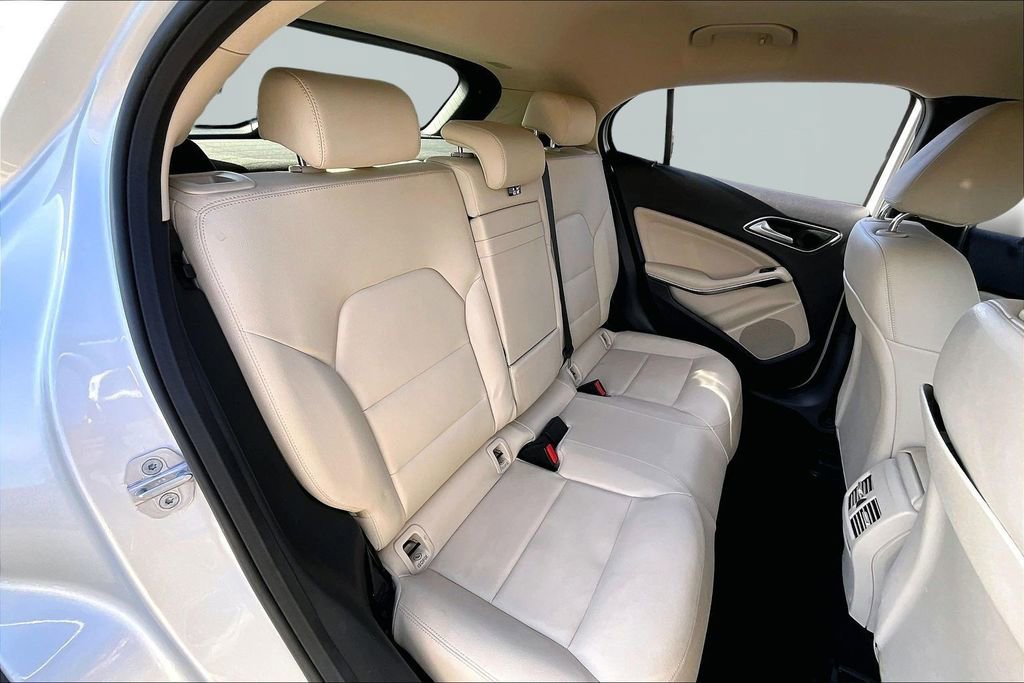 Used 2019 Mercedes-Benz GLA 250 w/ Convenience Package image 17