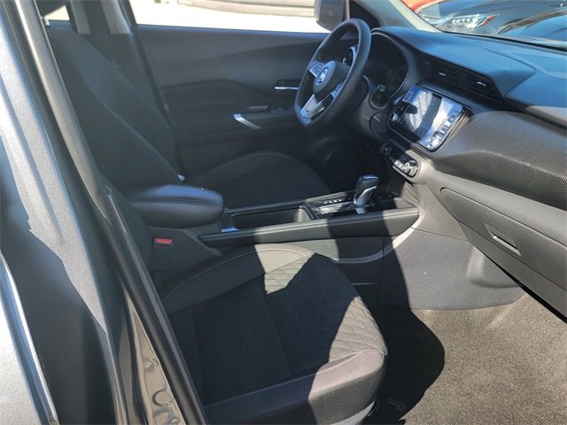 Used 2021 Nissan Kicks SV image 17