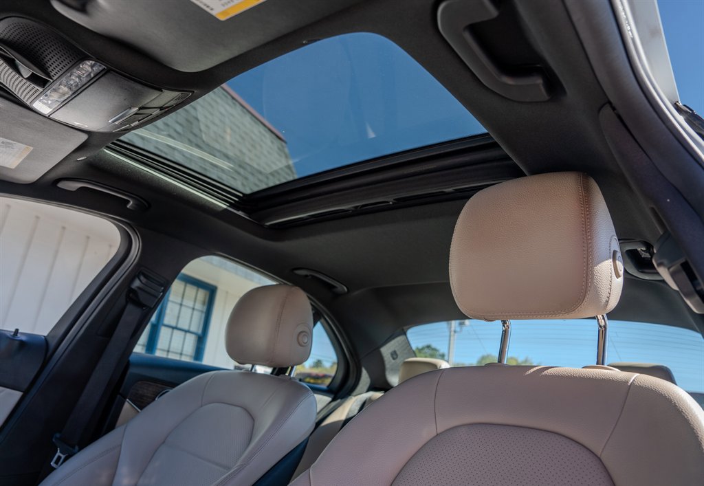 Used 2019 Mercedes-Benz C 300 Sedan image 26