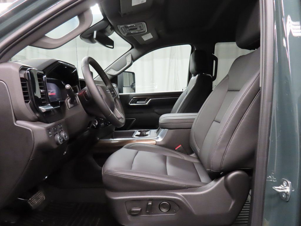 Used 2025 Chevrolet Silverado 2500 LT w/ Trail Boss Package image 9