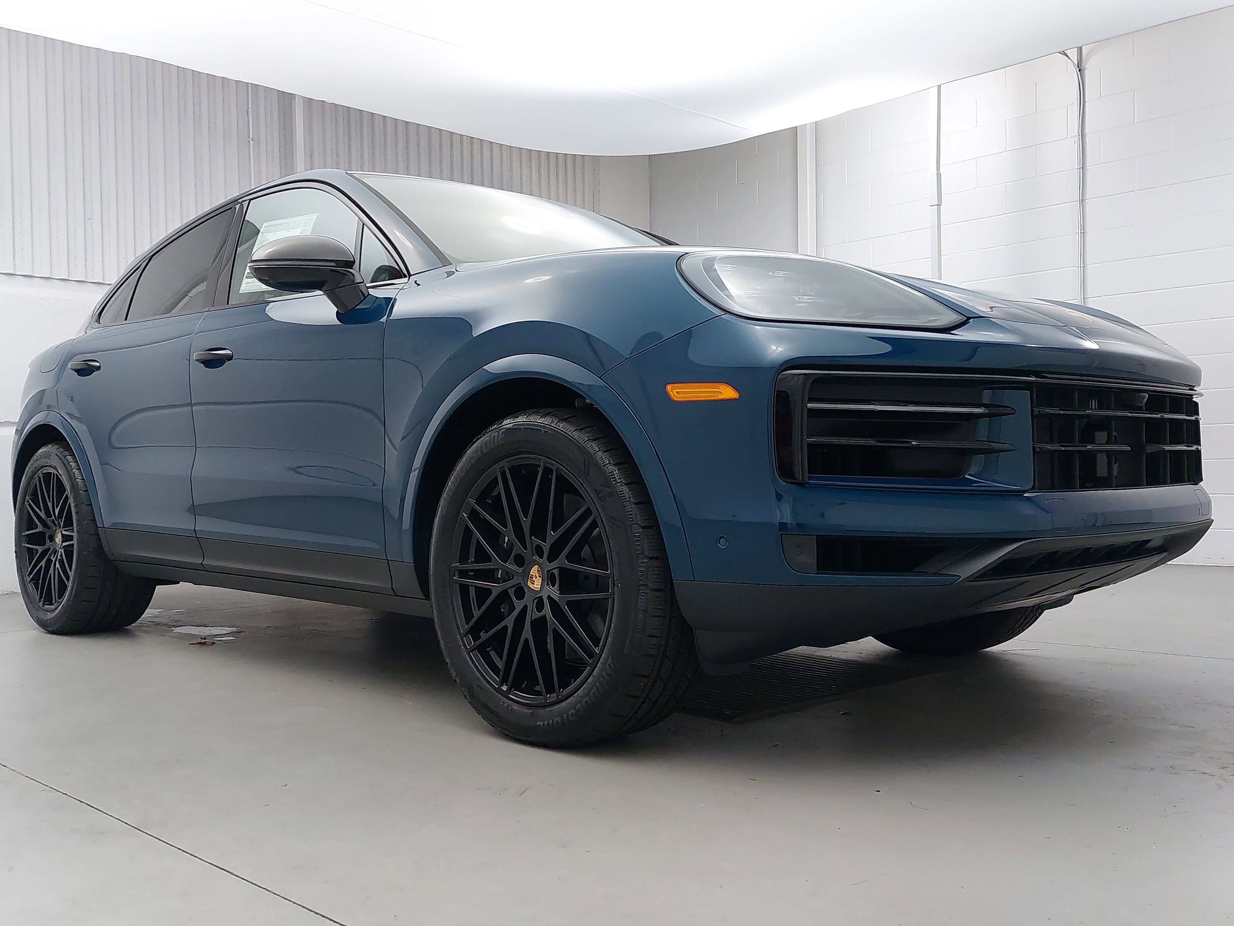 New 2025 Porsche Cayenne Coupe image 9