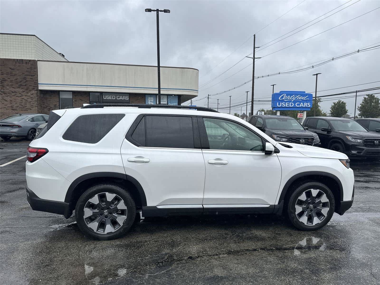 Used 2026 Honda Pilot Elite image 6