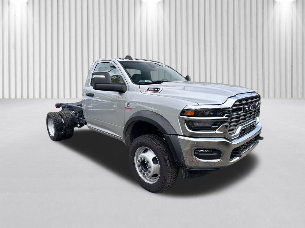 New 2026 RAM 5500 Tradesman w/ Chrome Appearance Group image 2