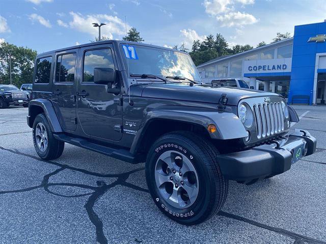 Used 2017 Jeep Wrangler Unlimited Sahara w/ Connectivity Group AWD/4WD image 29