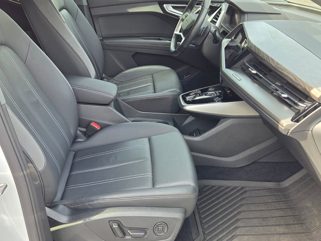 Used 2023 Audi Q4 e-tron Premium Plus w/ Premium Plus image 17
