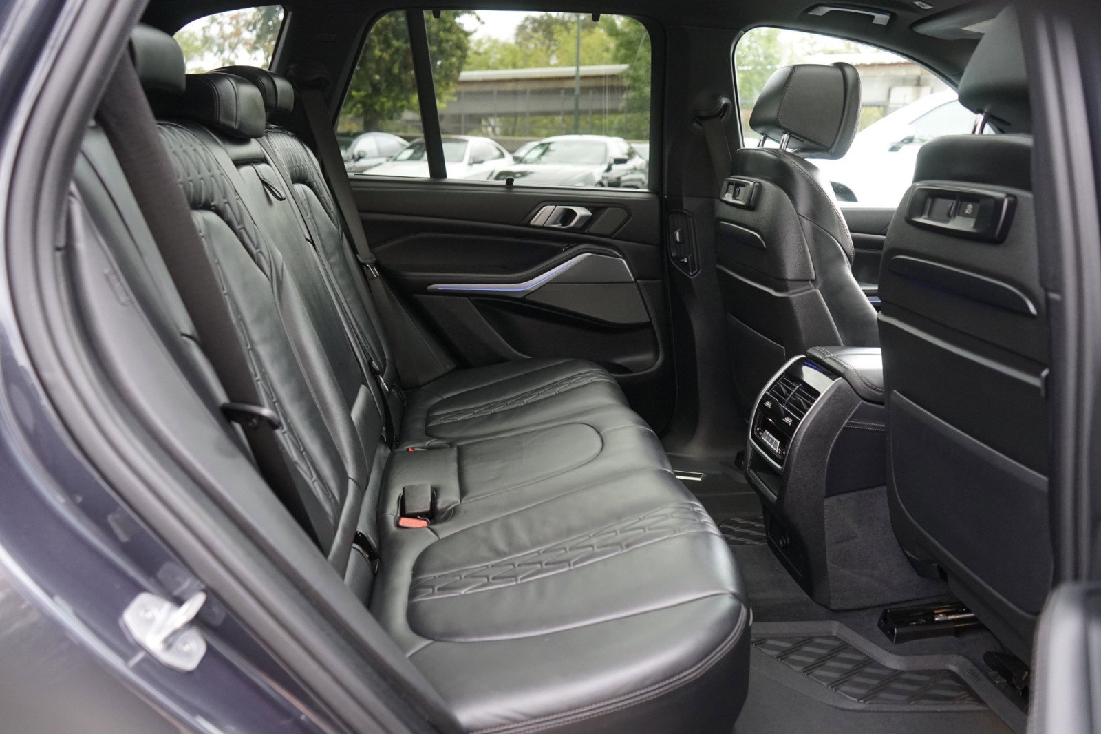 Used 2020 BMW X5 xDrive50i w/ Executive Package AWD/4WD image 22