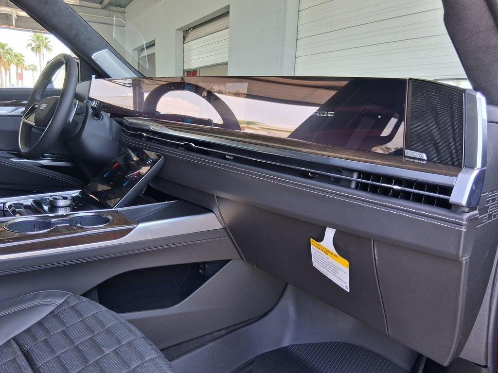 New 2026 Cadillac Escalade Platinum Sport w/ LPO, Floor Liner Package AWD/4WD image 16