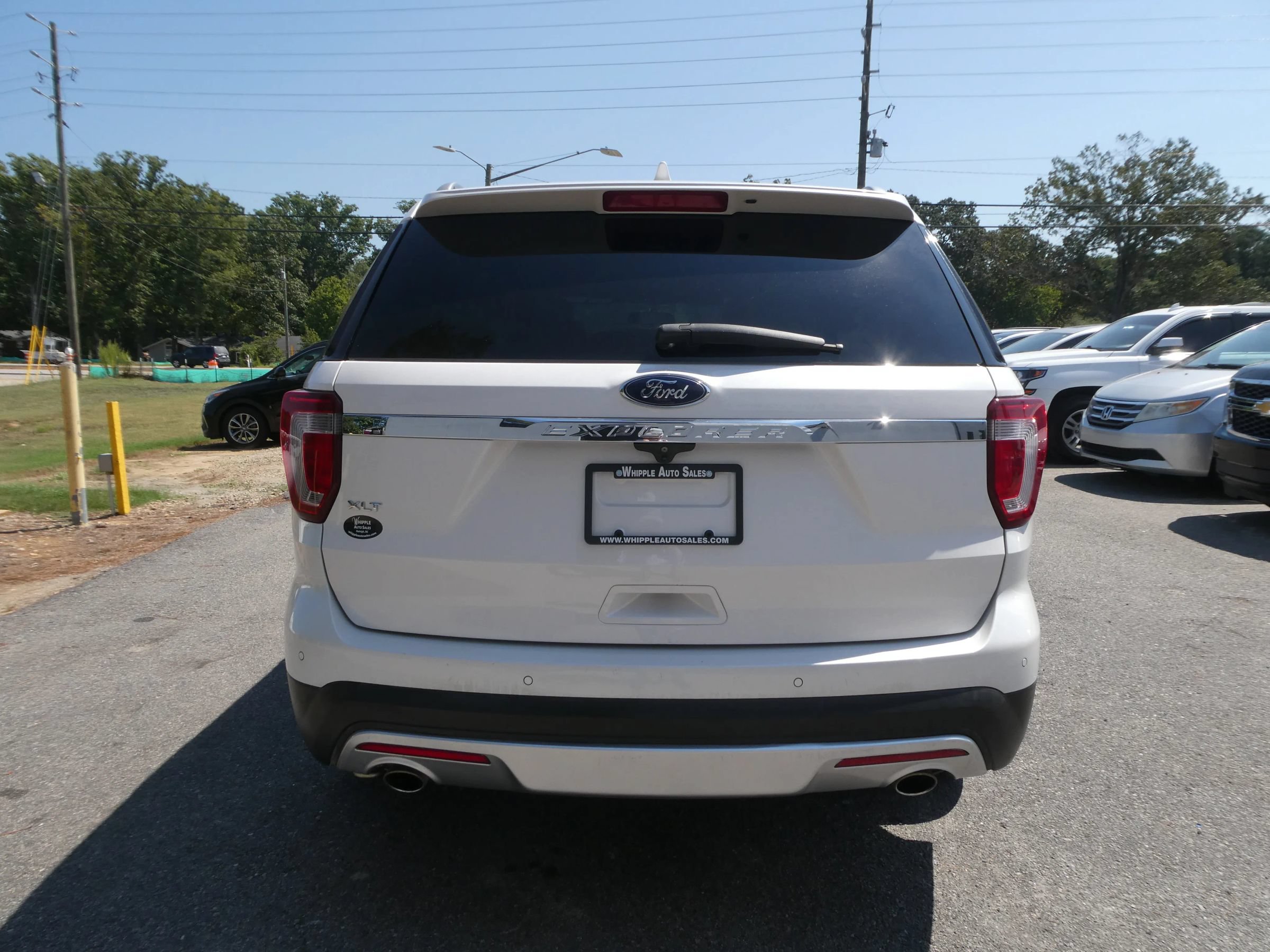 Used 2017 Ford Explorer XLT FWD image 6