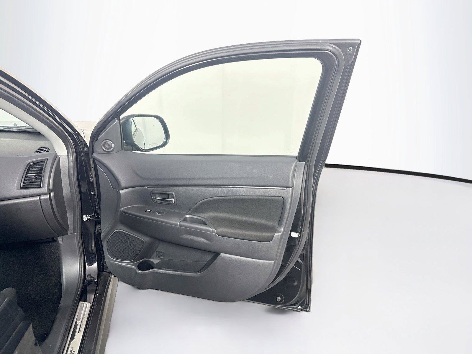 Used 2026 Mitsubishi Outlander Sport AWD image 40