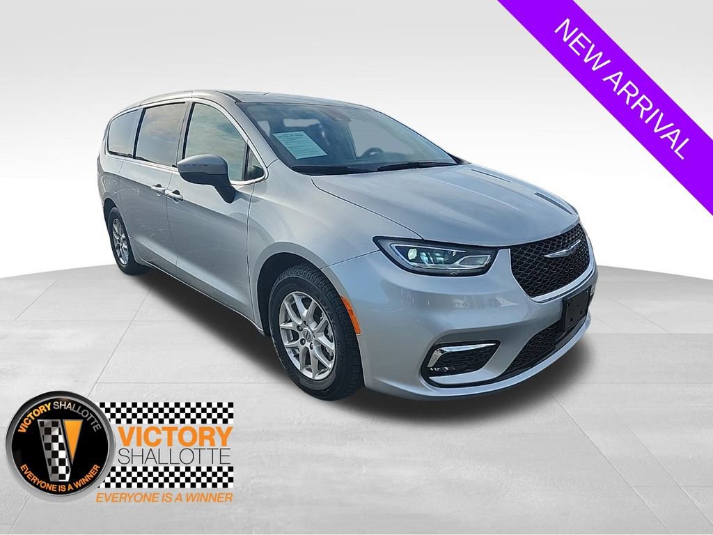 Certified 2023 Chrysler Pacifica Touring-L