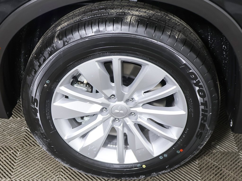 New 2026 Mitsubishi Outlander ES image 19