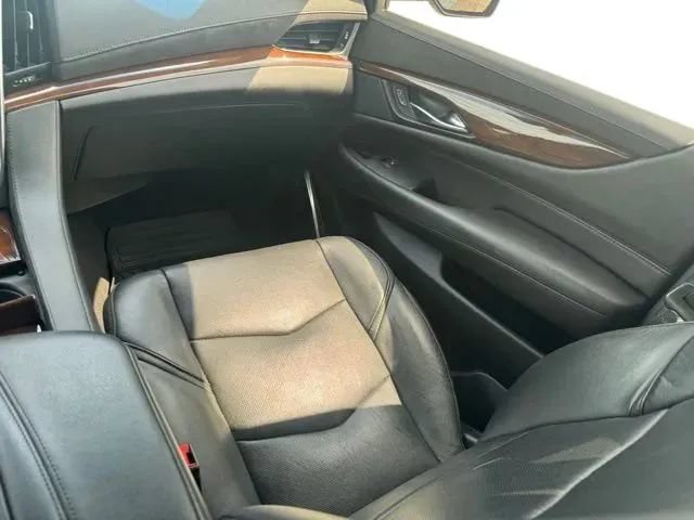 Used 2019 Cadillac Escalade Premium Luxury w/ Escalade Sport Edition AWD/4WD image 21