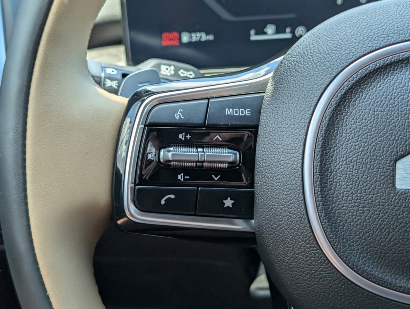 Used 2024 Kia Sorento SX Prestige w/ Olive Brown Leather Package image 20