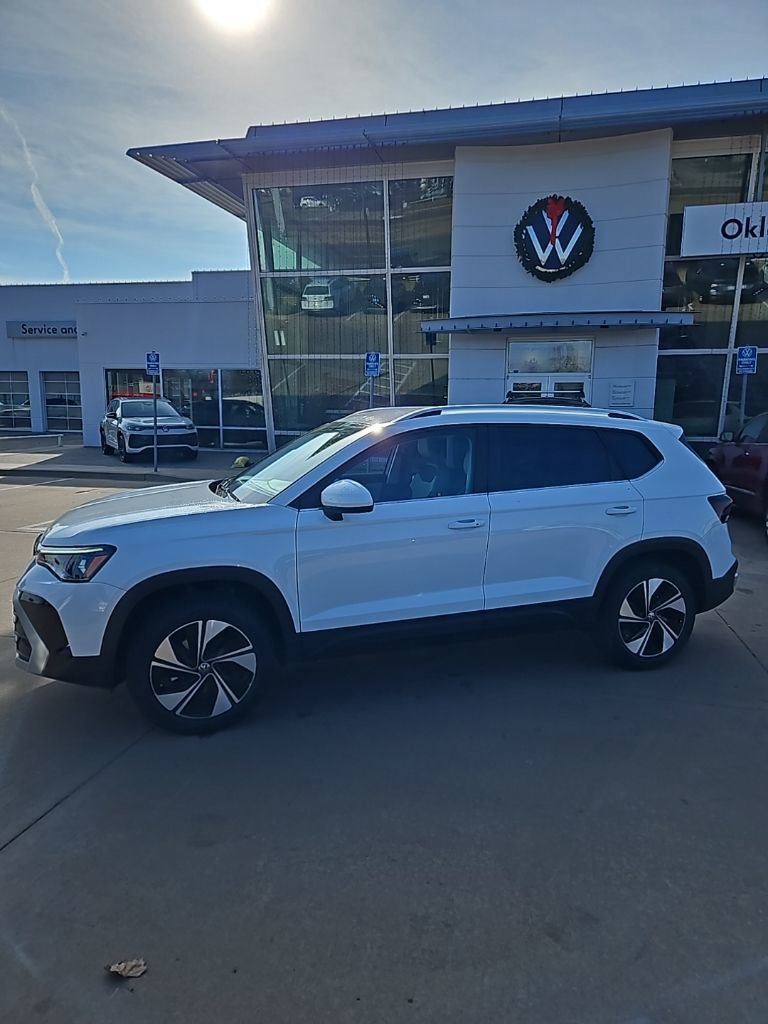 New 2026 Volkswagen Taos SE AWD/4WD image 8