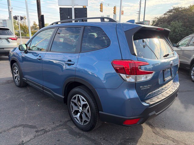 Used 2023 Subaru Forester Premium AWD/4WD image 4