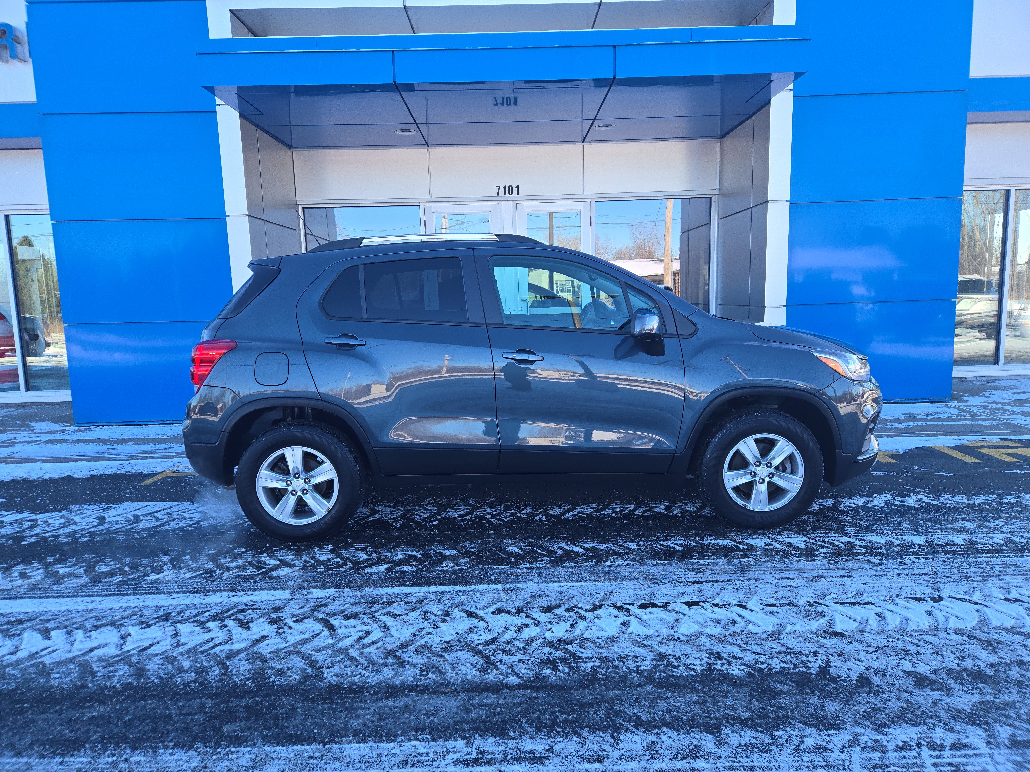 Certified 2022 Chevrolet Trax LT w/ LT Convenience Package image 16