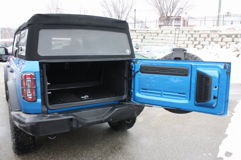 Used 2023 Ford Bronco Badlands image 9