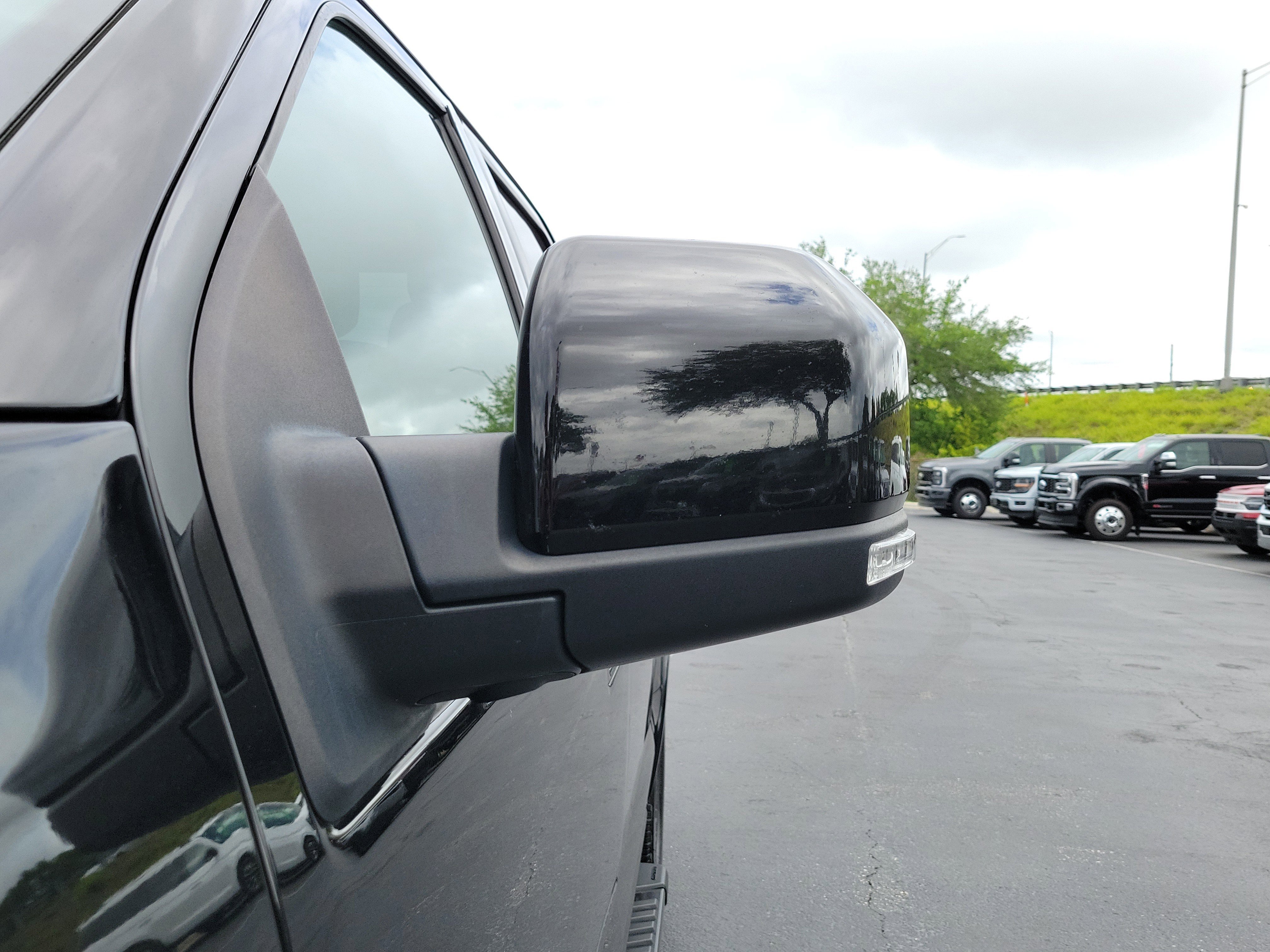 Used 2020 Ford F150 Lariat w/ Equipment Group 502A Luxury image 4