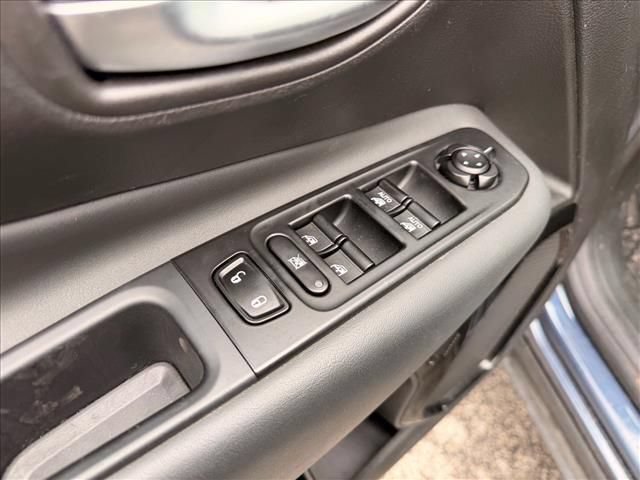 Used 2022 Jeep Renegade Altitude AWD/4WD image 16