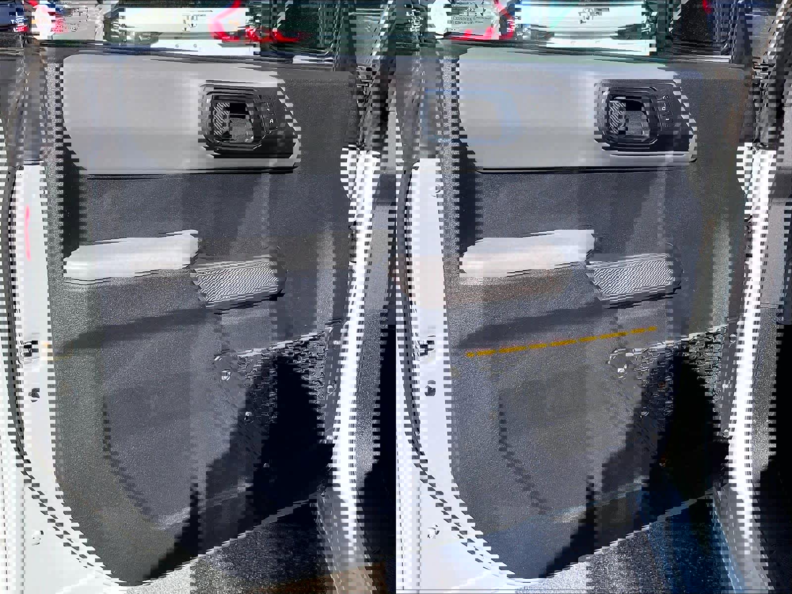 Used 2023 Ford Bronco Badlands image 9