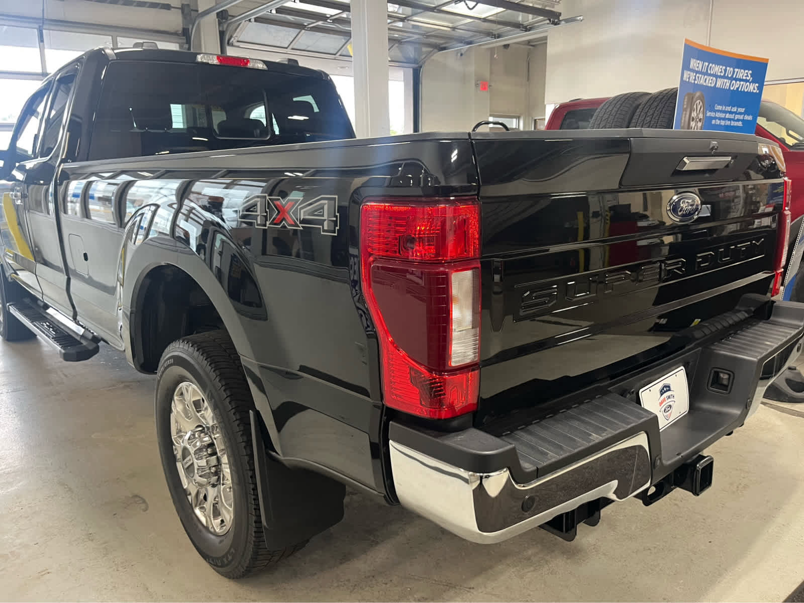 Used 2022 Ford F350 Lariat w/ Chrome Package image 5