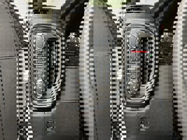 New 2025 GMC Sierra 3500 Pro image 17