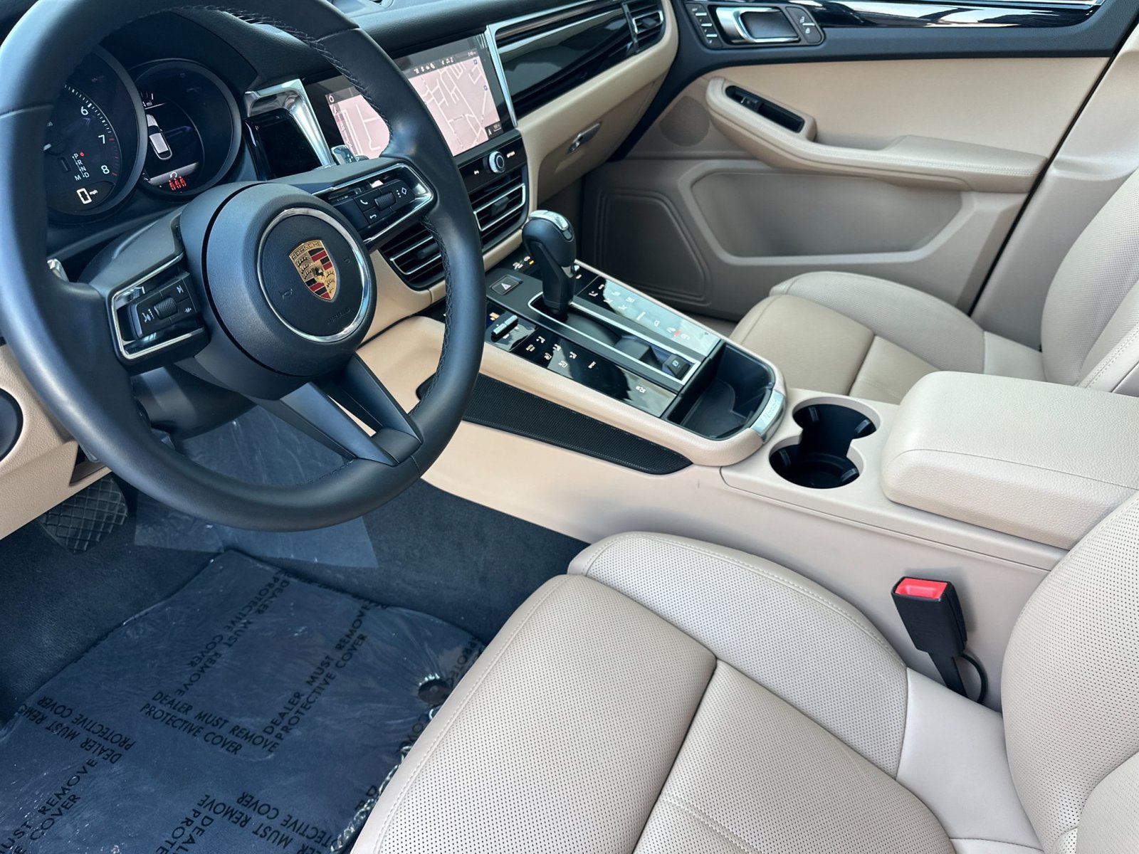 Certified 2026 Porsche Macan AWD/4WD image 21
