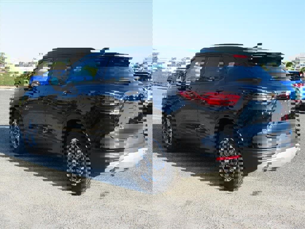 New 2025 Chevrolet Blazer LT w/ Convenience Package image 4