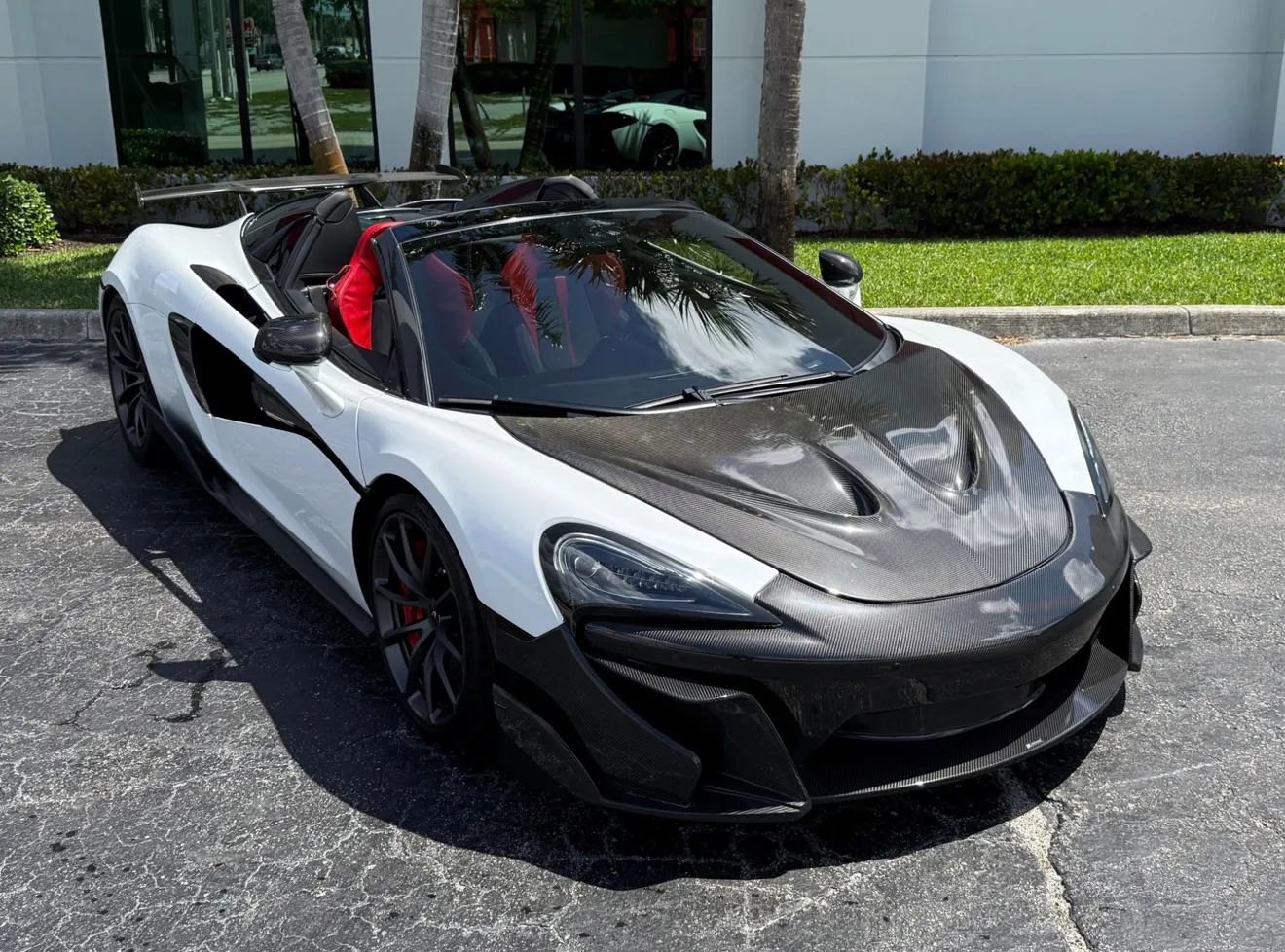 Used 2019 McLaren 570S Spider image 4