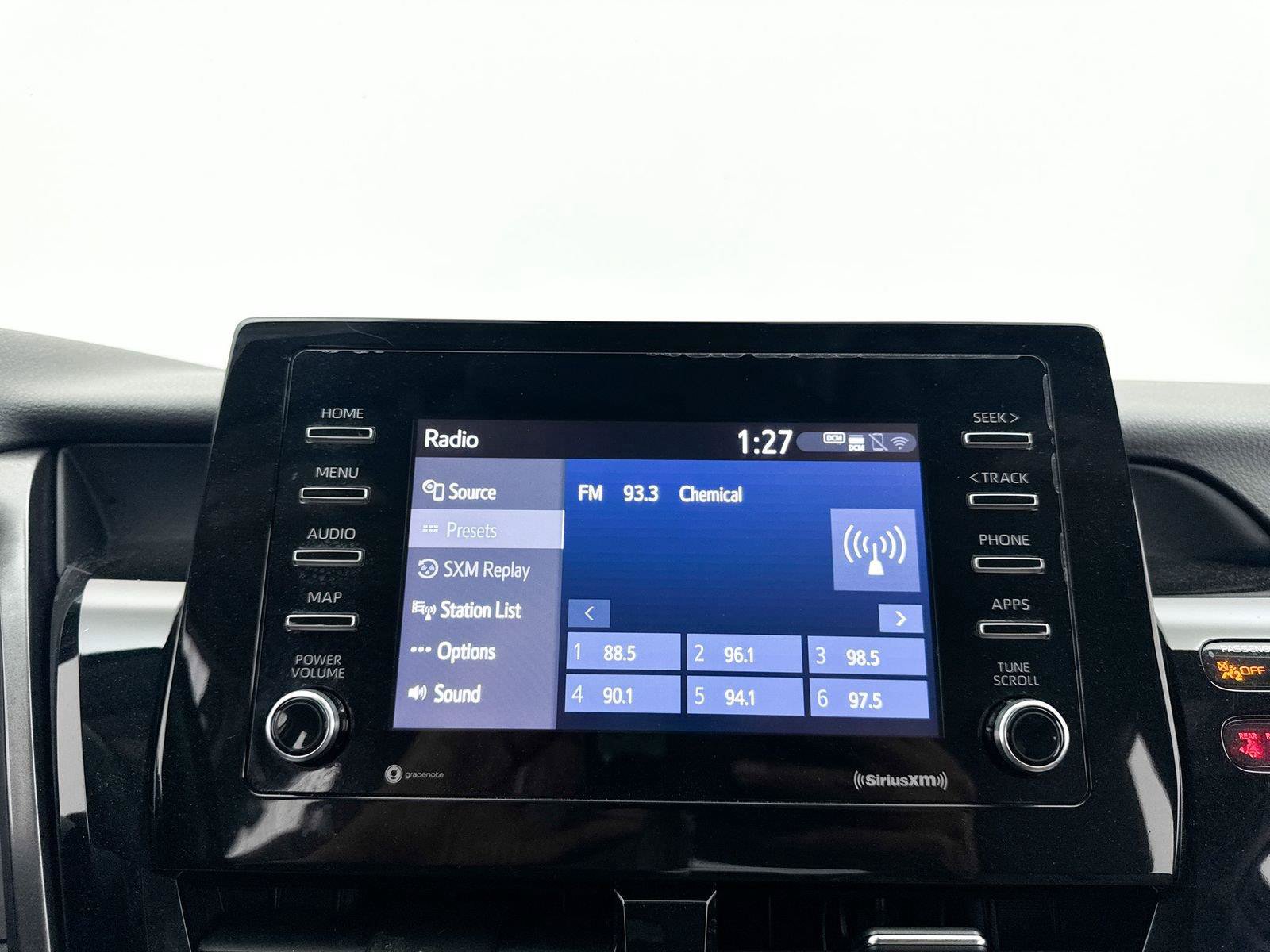 Used 2021 Toyota Camry SE FWD image 4