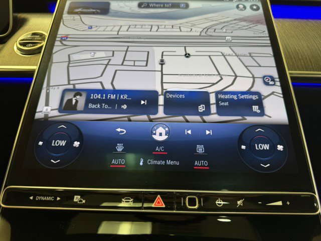 Used 2022 Mercedes-Benz S 500 4MATIC w/ AMG Line Package image 16