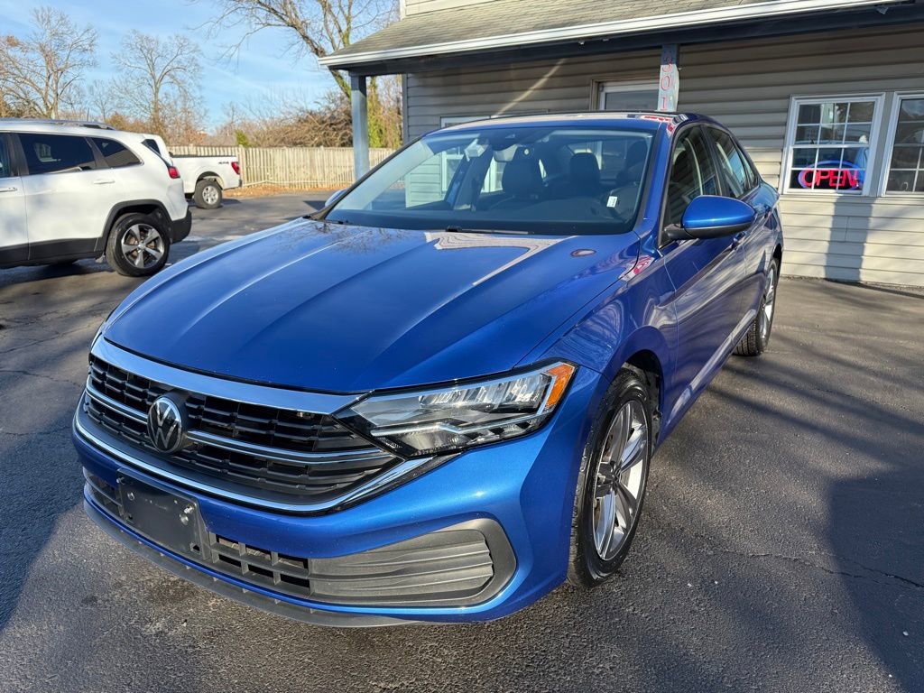 Used 2024 Volkswagen Jetta SE image 8