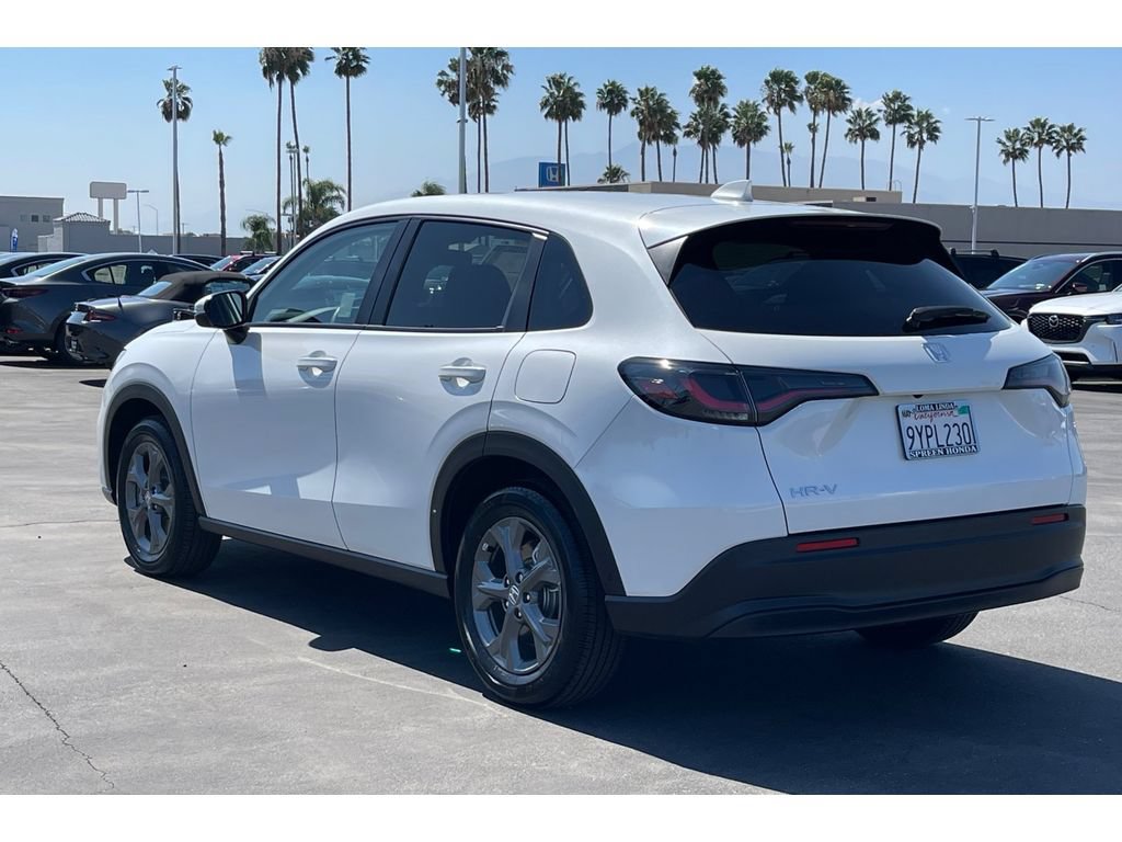 Certified 2027 Honda HR-V LX image 3