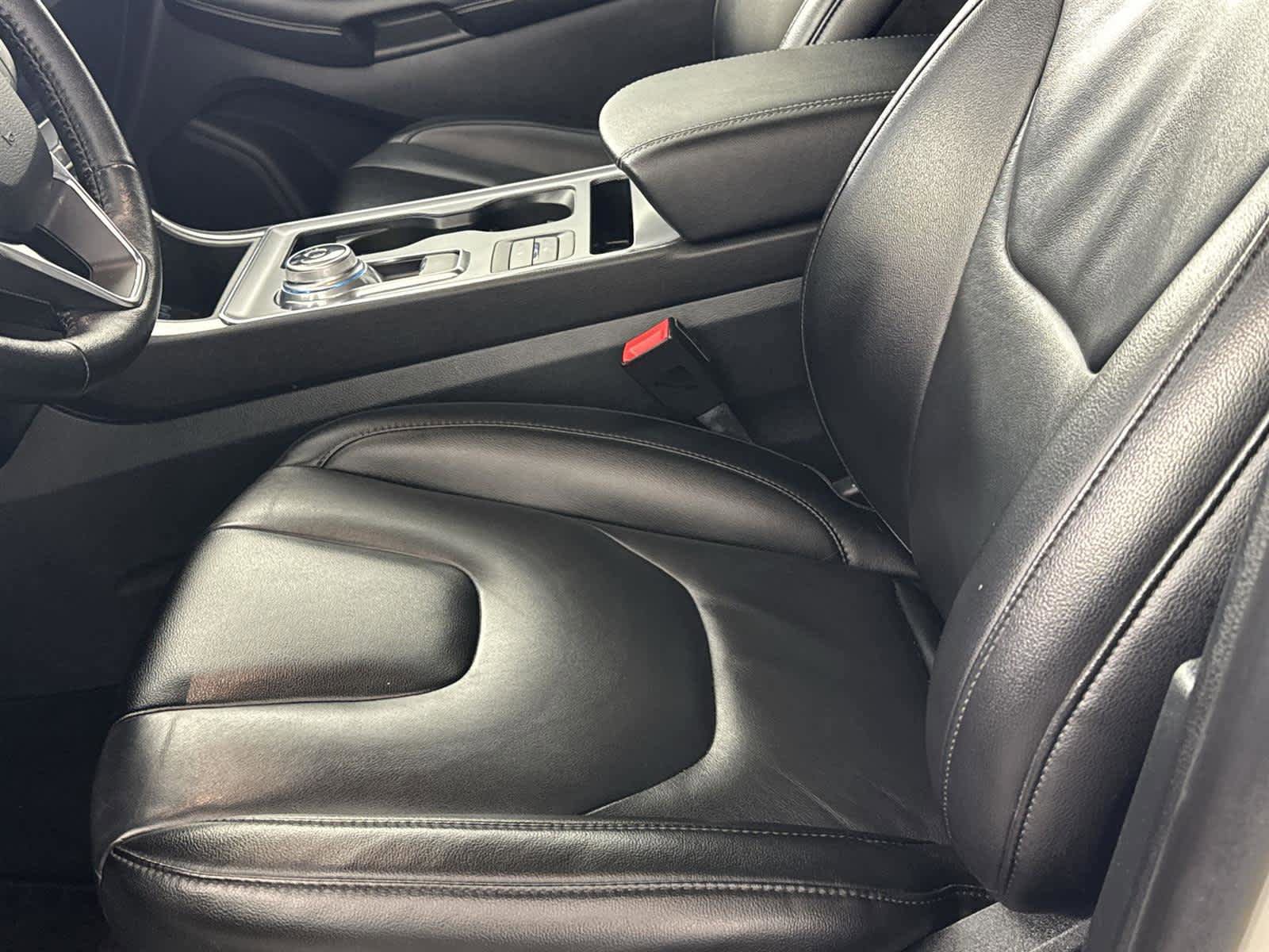 Used 2021 Ford Edge Titanium image 11