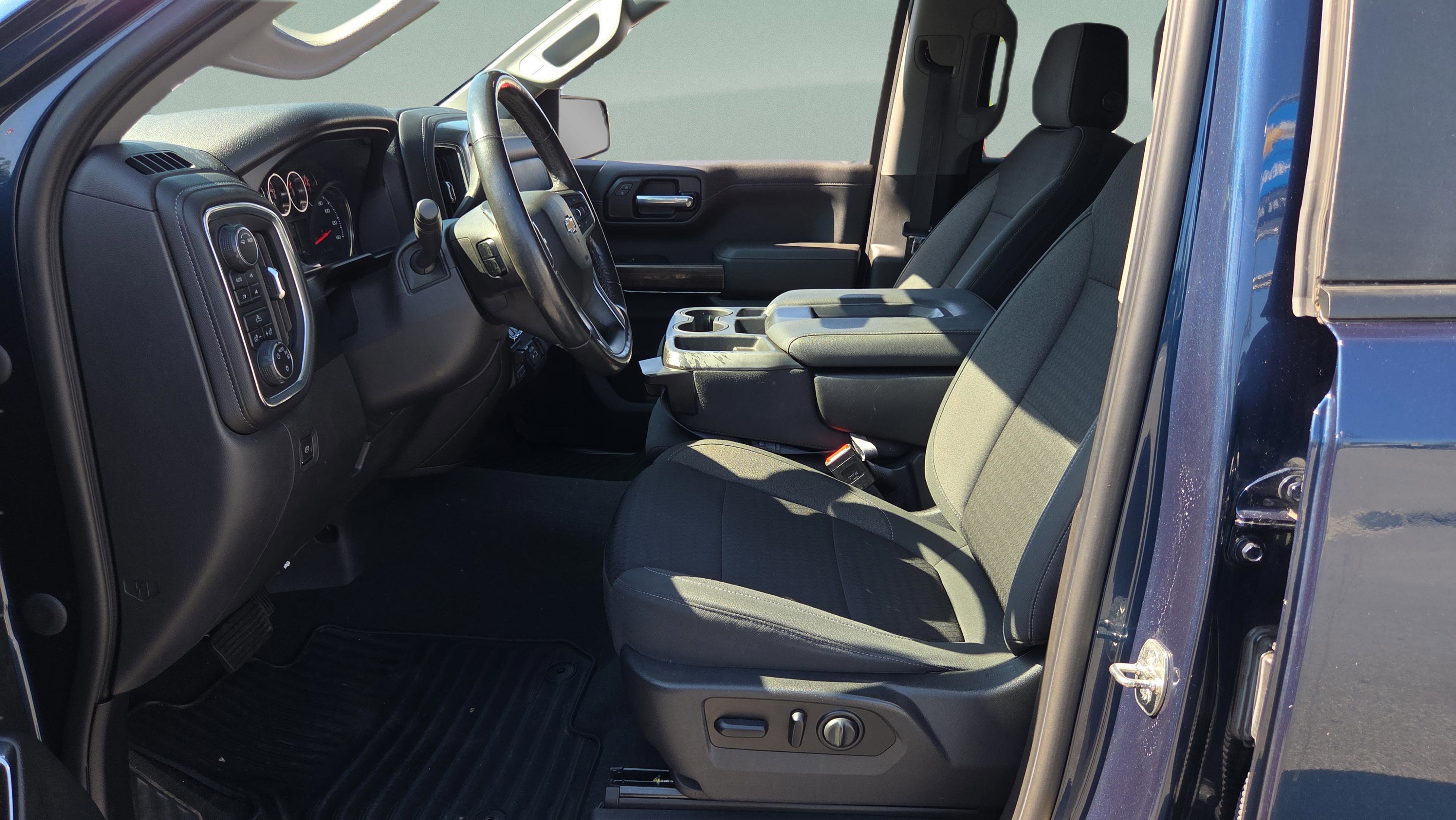 Certified 2021 Chevrolet Silverado 1500 LT w/ Z71 Off-Road Package AWD/4WD image 9