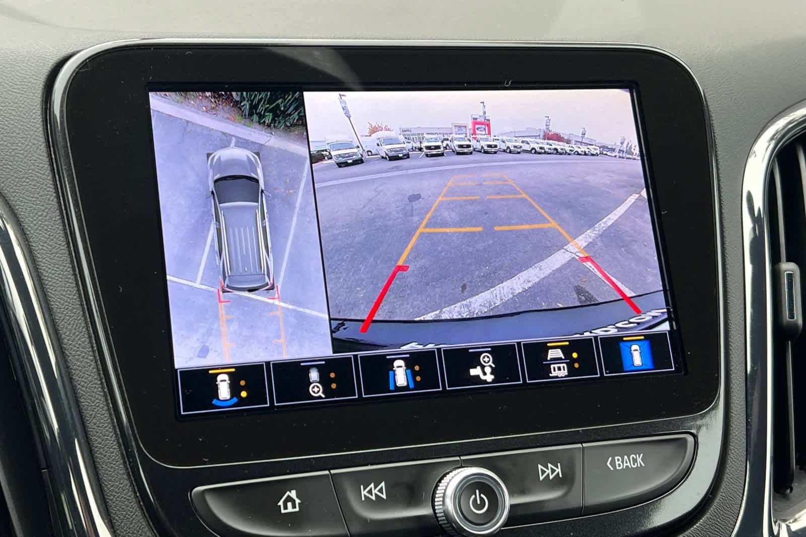 Used 2024 Chevrolet Equinox Premier image 19