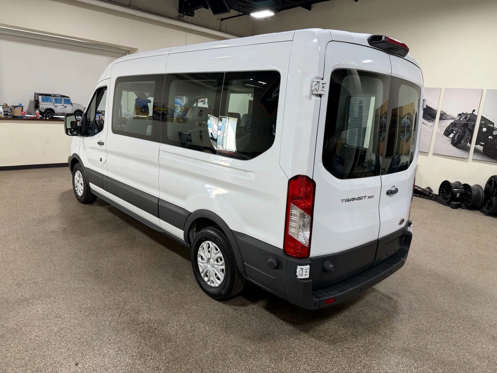 Used 2018 Ford Transit 350 XL image 19