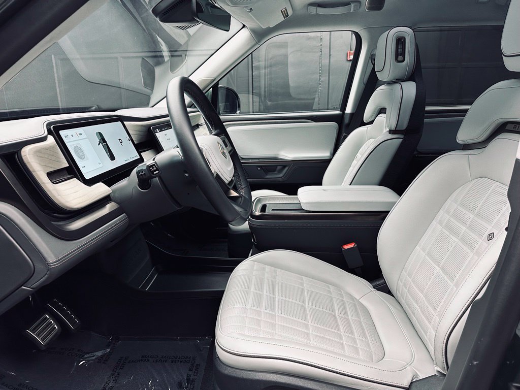 Used 2026 Rivian R1S Premium Quad AWD/4WD image 19