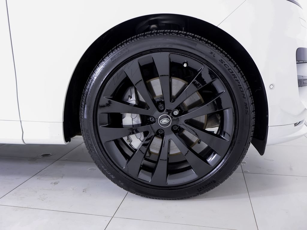 Used 2025 Land Rover Range Rover Sport Dynamic SE AWD/4WD image 27
