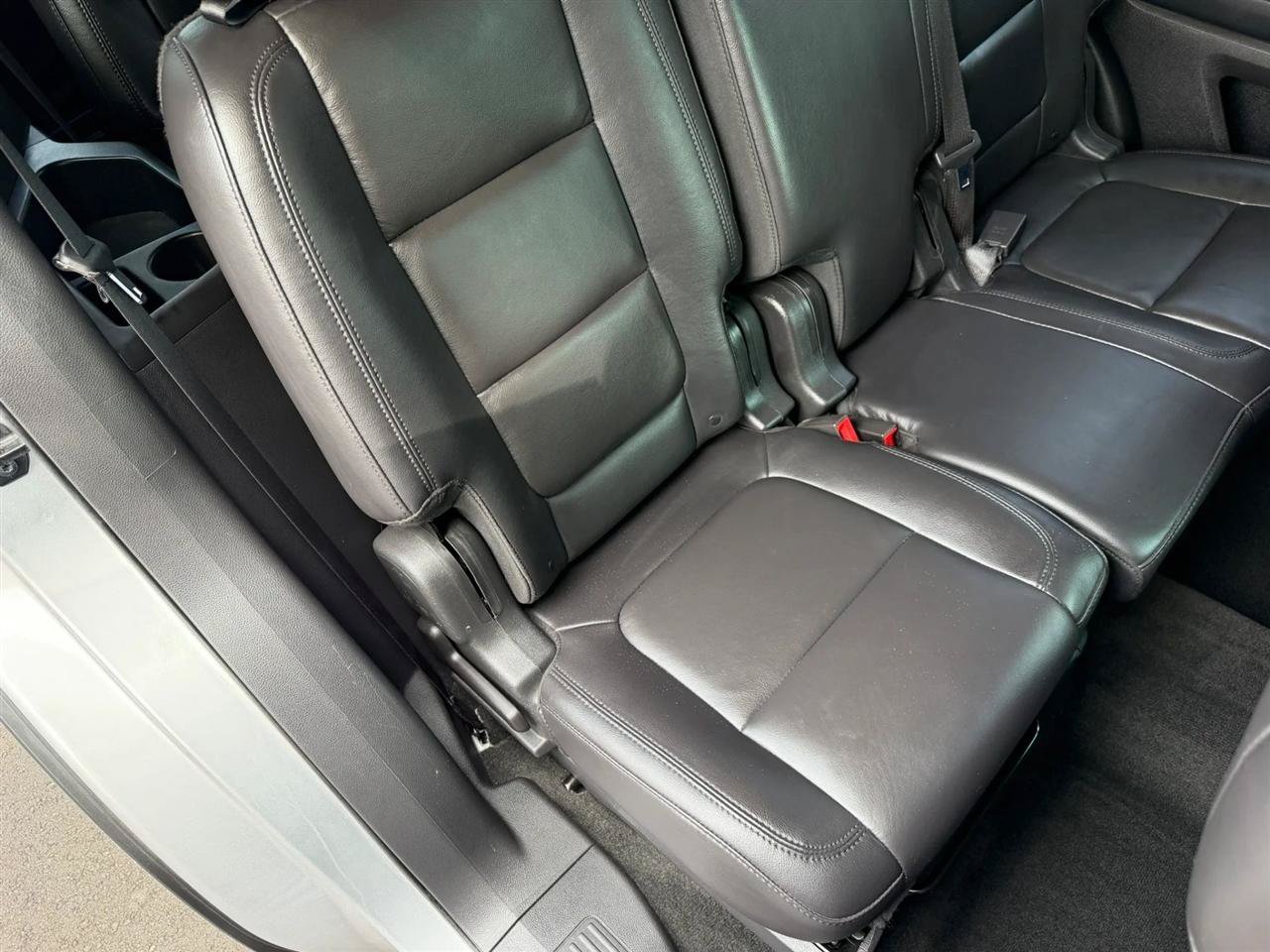 Used 2015 Ford Explorer XLT w/ Equipment Group 202B FWD image 34