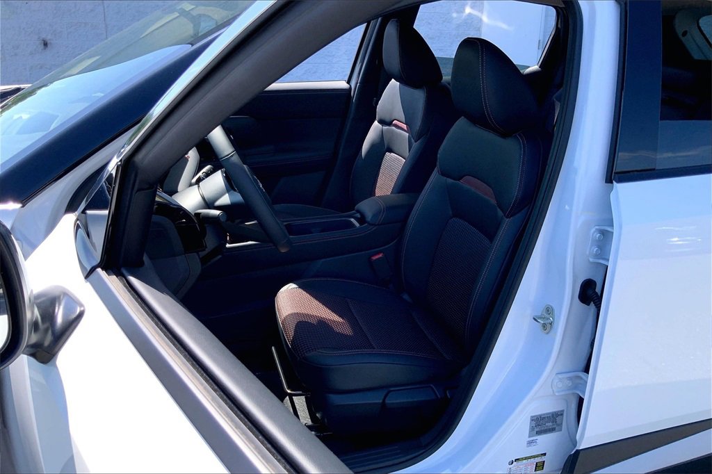 New 2025 Nissan Kicks SR image 9